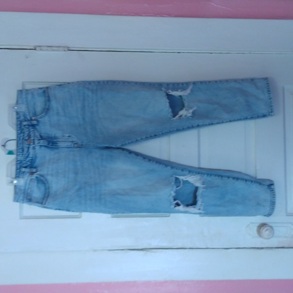 NO BOUNDARIES DISTRESSED JEANS
